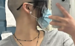 女大学生设计夏日专属发型：兼具八字刘海和光头 网友不语只一味转发！