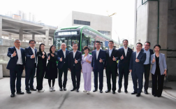 比亚迪巴西交付首台22米电动大巴：642度刀片电池 续航350公里！