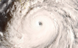 17级超强台风什么样 空间站拍到桦加沙台风眼：压迫感十足!