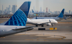 美国近期飞行事故不断！美联航一波音737客机在空中起火!