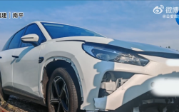 SUV高速上径直撞上水马墙！司机：太困了 开了自动驾驶！