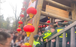 小程序挤崩了！游客高喊退票 开封一景区紧急限流！