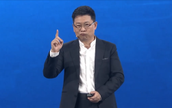 余承东回应开车“睡觉”：当时在低头看手机 已自首交了罚款！