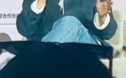 姜文忠告年轻人：多用点脑子 少用点手机！