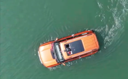 奇瑞总裁李学用详解纵横G700水中航行：两台推进器总推力3000N！