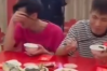 2个弟弟送姐姐出嫁 吃分家饭时憋笑 网友：两人“差点把饭喷对方脸上”！