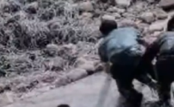 16岁男孩落水休假武警飞奔营救 落水男孩及其爷爷最终成功脱险！