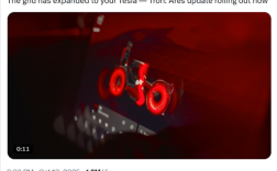 特斯拉车机更新竟是植入广告 车主不满：我开车还要先看广告!