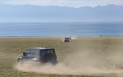 新疆赛里木湖一SUV景区漂移 车主被索赔7-20万元！