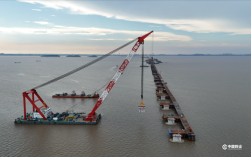 世界首例！杭州湾跨海铁路大桥“第一墩”就位!