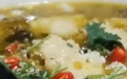 75岁老人吞鱼刺没重视出现高烧症状！