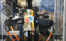 比眨眼还快！机器人0.103秒还原魔方破世界纪录！