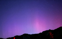 特大地磁暴爆发：多地现震撼极光！