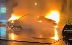 西安一辆保时捷新能源车突发自燃 车身只剩框架 工作人员回应！