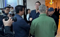 马云现身香港：参加一银行午宴 现场还有章泽天！