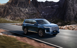 奇瑞5米级豪华插混大SUV！星途揽月C-DM开卖：标配四驱20.99万起！