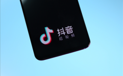 抖音规范“街拍街访”类内容管理：11类违法违规言行将重点排查处置！