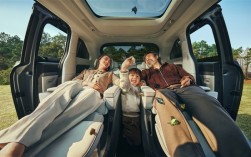 何小鹏晒2025款小鹏X9：全新升级过道版零重力太空沙发！