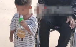 男子假期带3岁孙子推100岁爷爷遛弯 调侃“又当爷又当孙”!