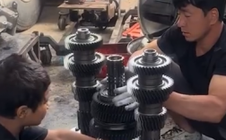 汽修工因撞脸成龙走红 多家MCN公司联系合作！