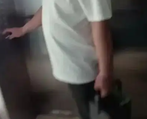 北京两居民违法带电动车电池进电梯被罚！