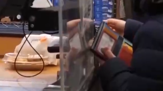 美国消费者信心指数连续第5个月下滑 有记录以来的倒数第二低值！-第1张图片