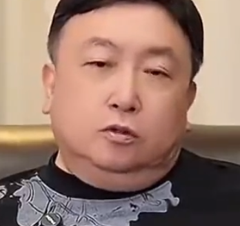 王晶曝成龙曾被粉丝扇耳光 到底怎么回事